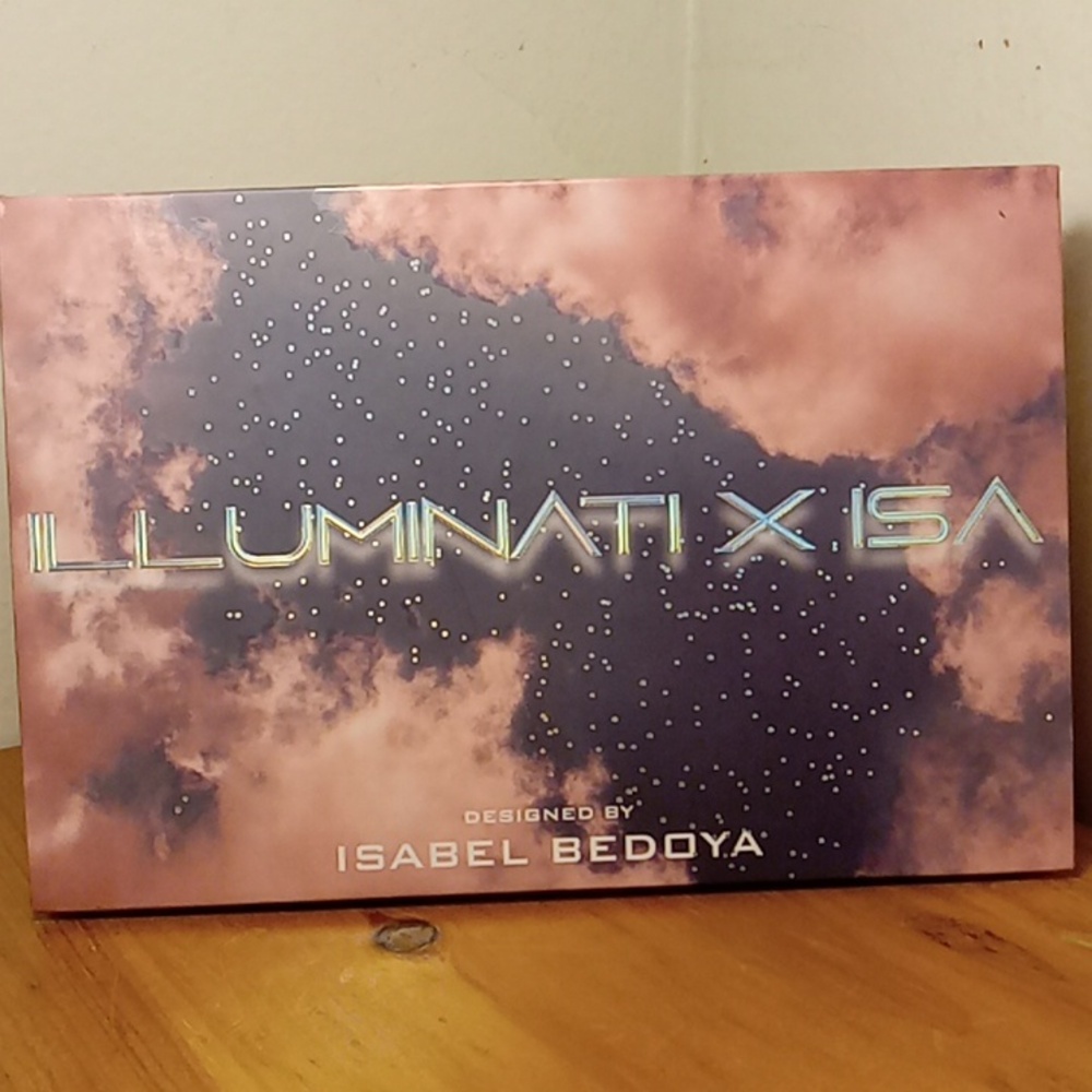 Illuminati x isa eye shadow palette